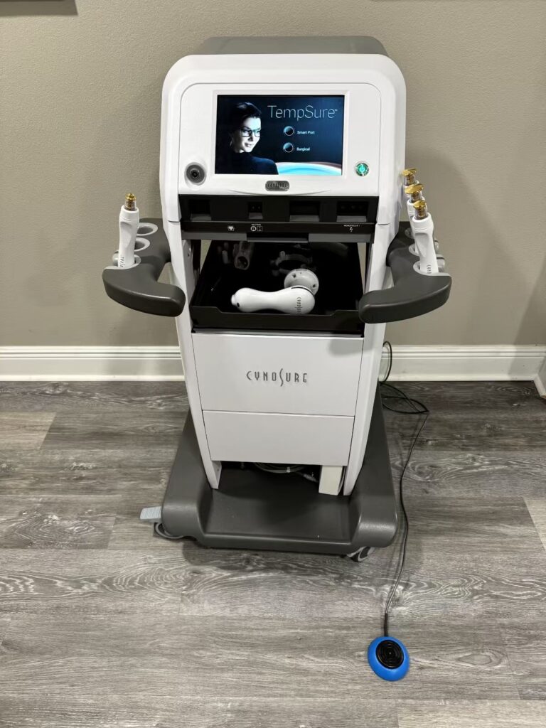 Cynosure Elite iQ System: A B2B Evaluation of Dual-Wavelength Reliability, Flashlamp Lifecycles, and Skintel Calibration Risk